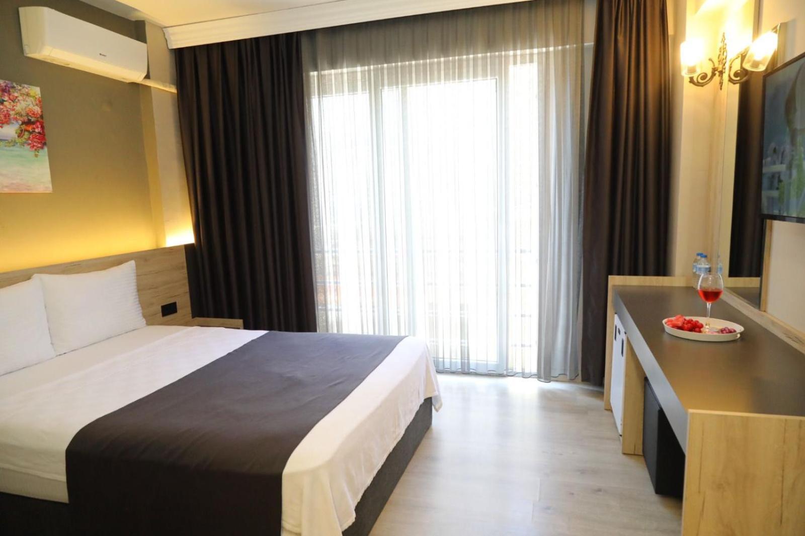 Grand Faik Hotel Çeşme Exteriér fotografie